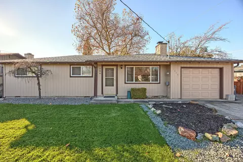 1635 Corona Ave, Medford, OR 97504
