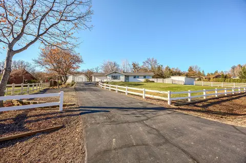 2604 David Ln, Medford, OR 97504