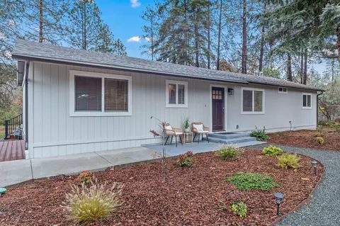 Exterior - 605 Crestview Loop, Grants Pass, OR 97527 photo 1 of 7
