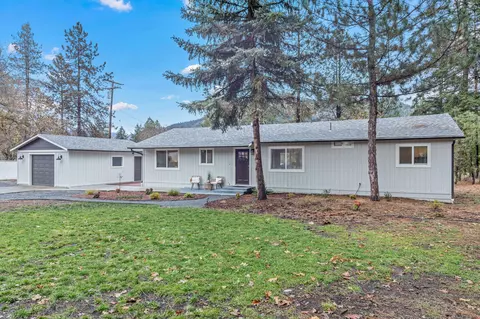 Other - 605 Crestview Loop, Grants Pass, OR 97527 photo 2 of 6