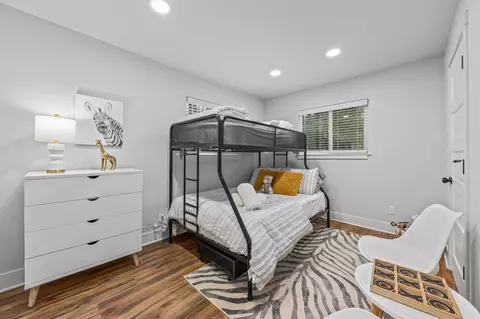 Bedroom - 605 Crestview Loop, Grants Pass, OR 97527 photo 3 of 7
