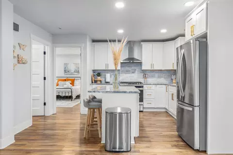 Kitchen - 605 Crestview Loop, Grants Pass, OR 97527 photo 3 of 4