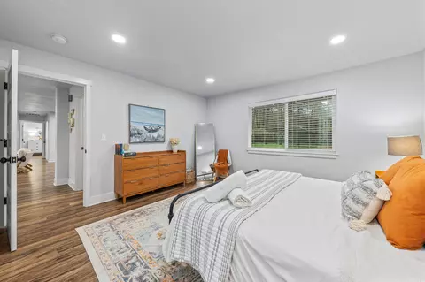 Bedroom - 605 Crestview Loop, Grants Pass, OR 97527 photo 6 of 7