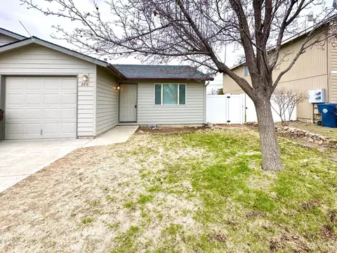 2454 SW Wickiup Ct #&2456, Redmond, OR 97756
