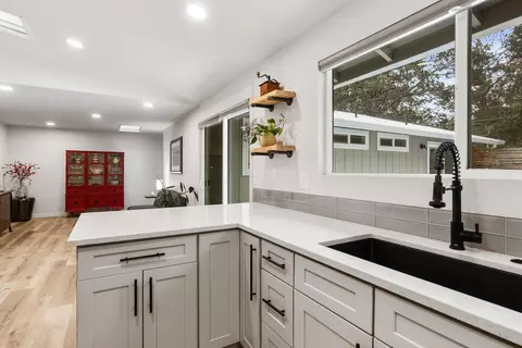 Kitchen - 20385 Ahha Ln, Bend, OR 97702 photo 3 of 3