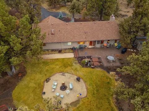 Exterior - 21930 Katie Dr, Bend, OR 97701 photo 10 of 12