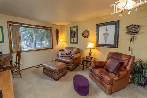Living - 21930 Katie Dr, Bend, OR 97701 photo 3 of 3