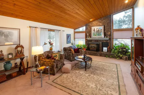 Living - 21930 Katie Dr, Bend, OR 97701 photo 1 of 3