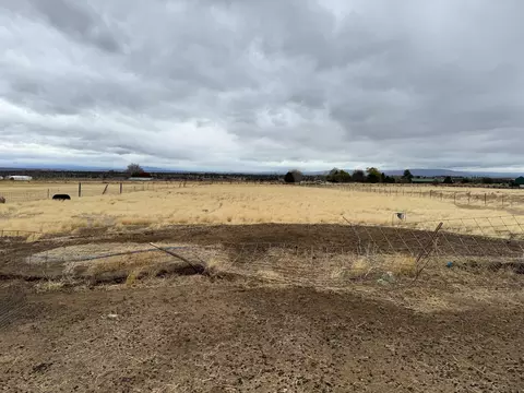 1724 SW Park Ln, Culver, OR 97734