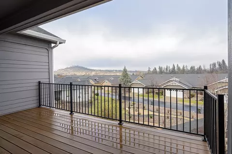 203 Skyhawk Dr, Eagle Point, OR 97524 photo 26