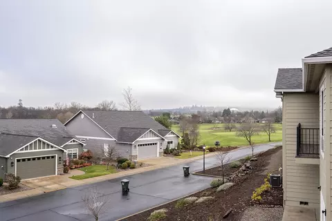 203 Skyhawk Dr, Eagle Point, OR 97524 photo 25