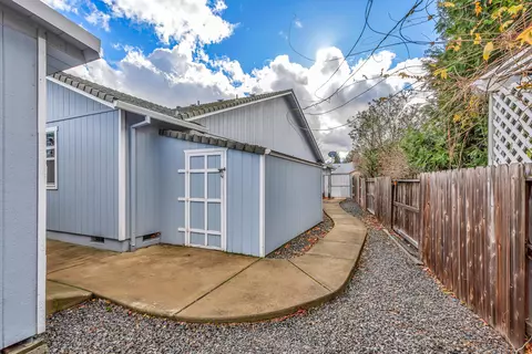 215 Jared Ct, Phoenix, OR 97535 photo 39