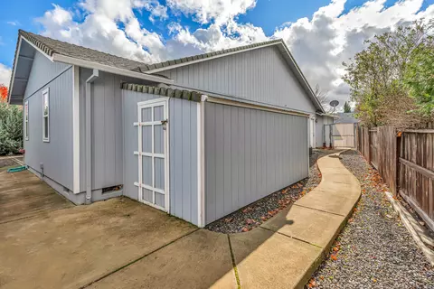 215 Jared Ct, Phoenix, OR 97535 photo 40