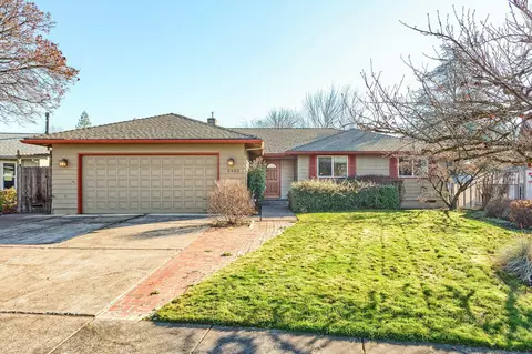 2922 Leonard Ave, Medford, OR 97504