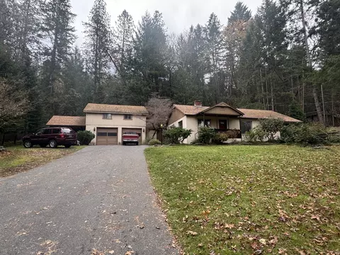 7755 Rogue River Hwy, Grants Pass, OR 97527