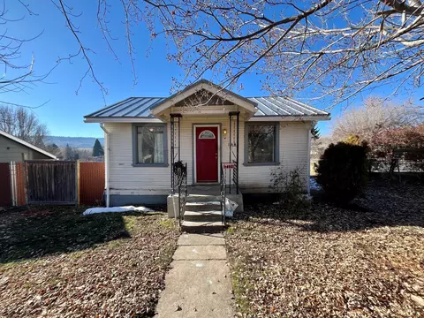 1442 Pleasant Ave, Klamath Falls, OR 97601