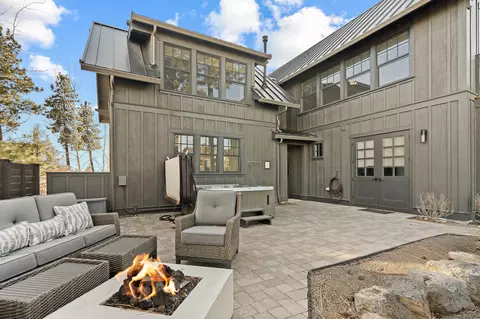19224 Solomon Dr, Bend, OR 97702
