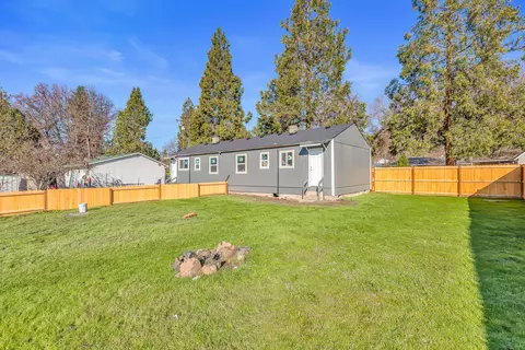 142 Onyx St, Eagle Point, OR 97524