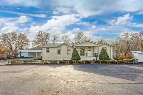 6901 Old Stage Rd #25, Central Point, OR 97502