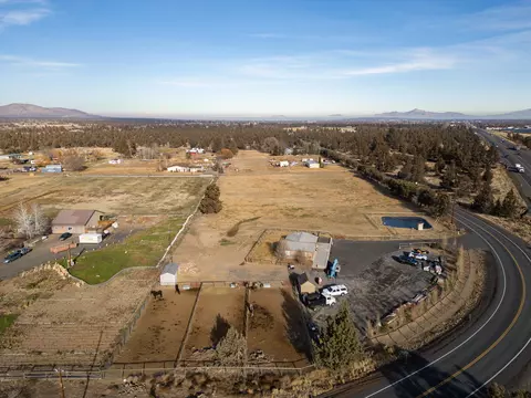 View/Area - 65605 61st St, Bend, OR 97703 photo 4 of 9