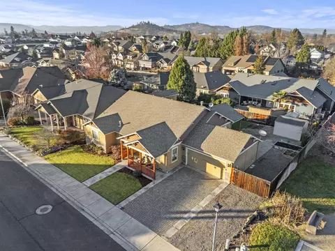 338 Cherry Wood, Eagle Point, OR 97524 photo 48