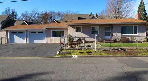 402 SW Westholm Ave, Grants Pass, OR 97526