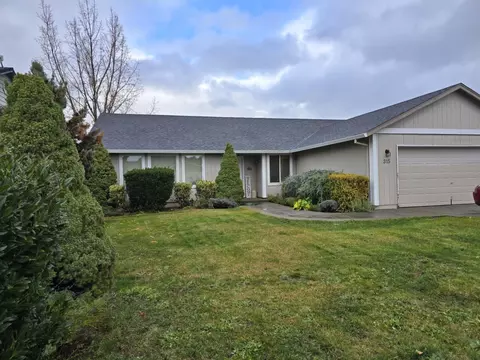 315 Hanby Ln, Cave Junction, OR 97523