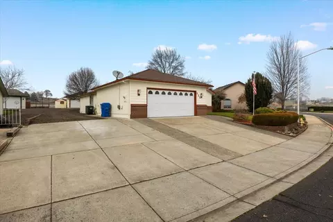 525 Westminster Dr, Eagle Point, OR 97524 photo 3