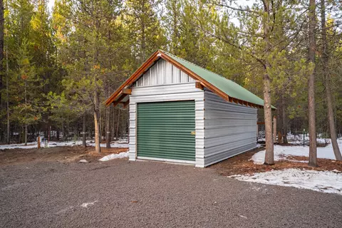 15560 Rim Dr, La Pine, OR 97739 photo 4