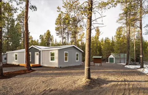 15560 Rim Dr, La Pine, OR 97739 photo 2