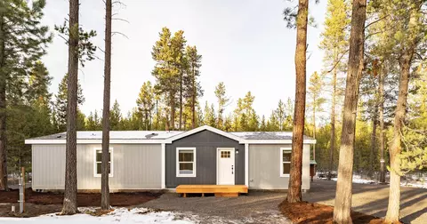 15560 Rim Dr, La Pine, OR 97739