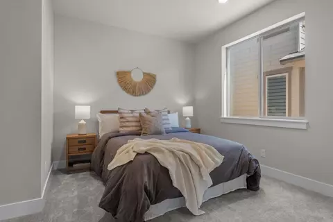 Bedroom - 51992 Crescent Creek Dr, La Pine, OR 97739 photo 2 of 2