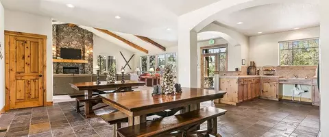 Dining - 51990 Crescent Creek Dr, La Pine, OR 97739 photo 2 of 2