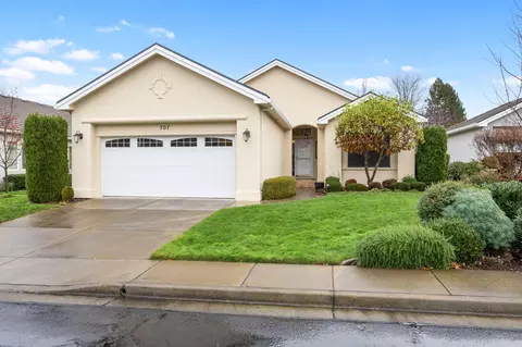 707 Summerwood Dr, Medford, OR 97504