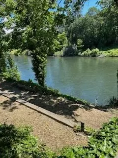 5044 Rogue River Hwy, Gold Hill, OR 97525