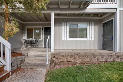 1527 NW Juniper St #2, Bend, OR 97703