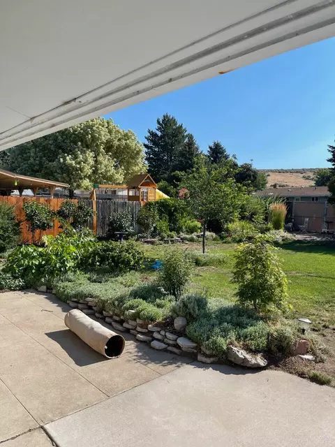 10229 Wright Ave, Klamath Falls, OR 97603 photo 17