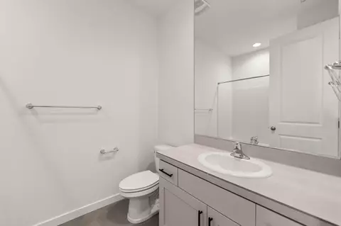 Bath - 1279 Stonegate Dr #476, Eagle Point, OR 97524 photo 4 of 4