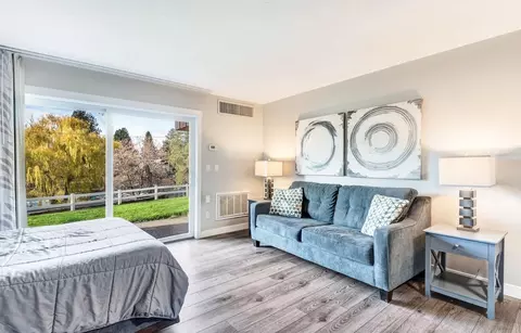 1565 NW Wall St #206, Bend, OR 97703