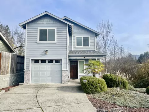 373 SW Bayou Pl, Grants Pass, OR 97526