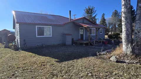 19107 Smith St, Bly, OR 97622 photo 2