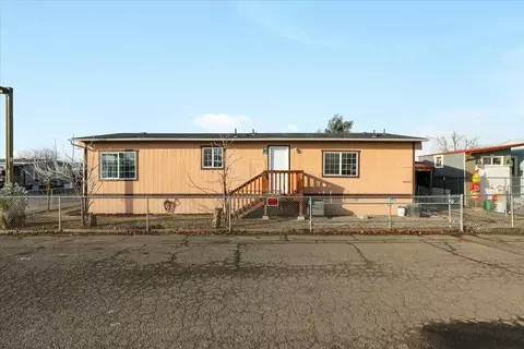 2700 Falcon St #73, White City, OR 97503