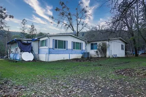 6501 Kentucky Dr, Central Point, OR 97502
