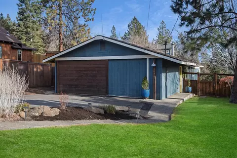 1978 NW Awbrey Rd, Bend, OR 97703