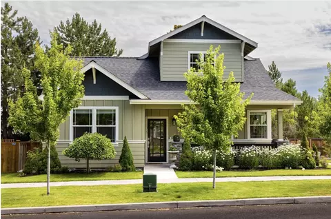 2730 NE Great Horned Pl, Bend, OR 97701
