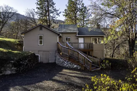 551 Grandview Dr, Ashland, OR 97520