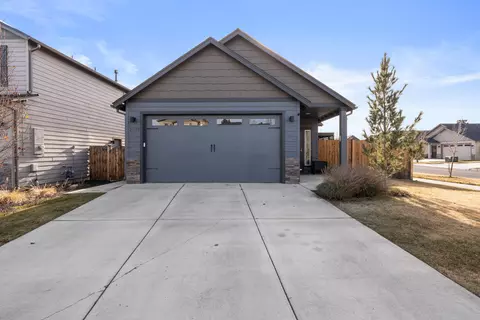 21129 Thomas Dr, Bend, OR 97702 photo 3