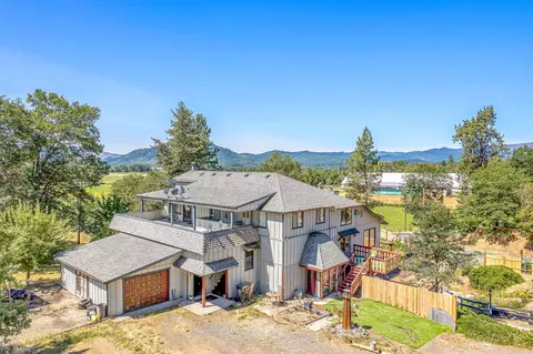 141 Buckskin Dr, Grants Pass, OR 97526