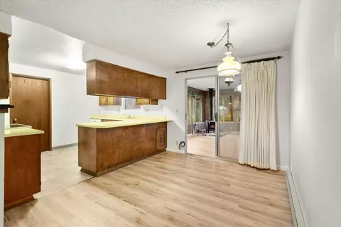Dining - 957 Eric Loop, Grants Pass, OR 97526 photo 2 of 2