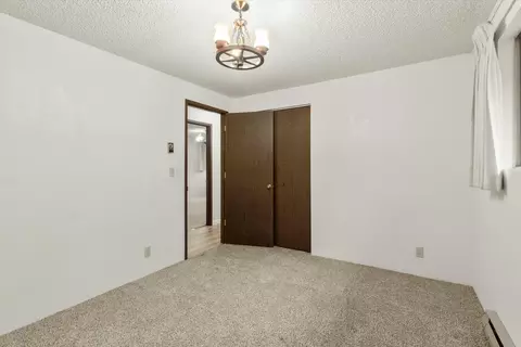 Bedroom - 957 Eric Loop, Grants Pass, OR 97526 photo 3 of 6
